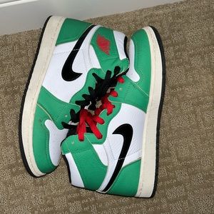 Air Jordan 1 Retro High OG 'Lucky Green size 9